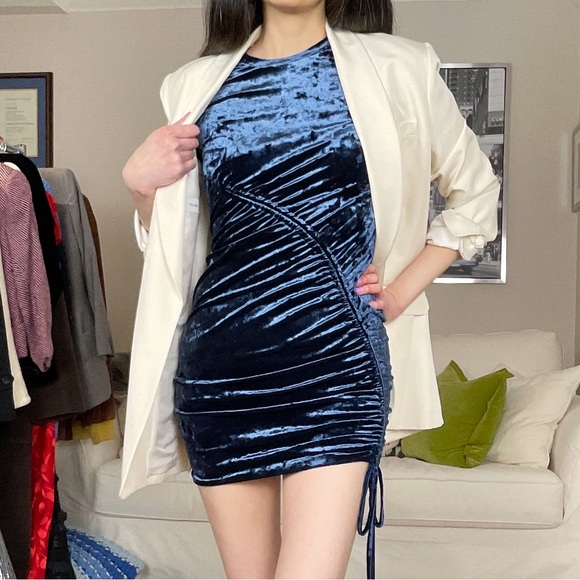 H&M blue crushed velvet ruched minidress - Picture 1 of 10